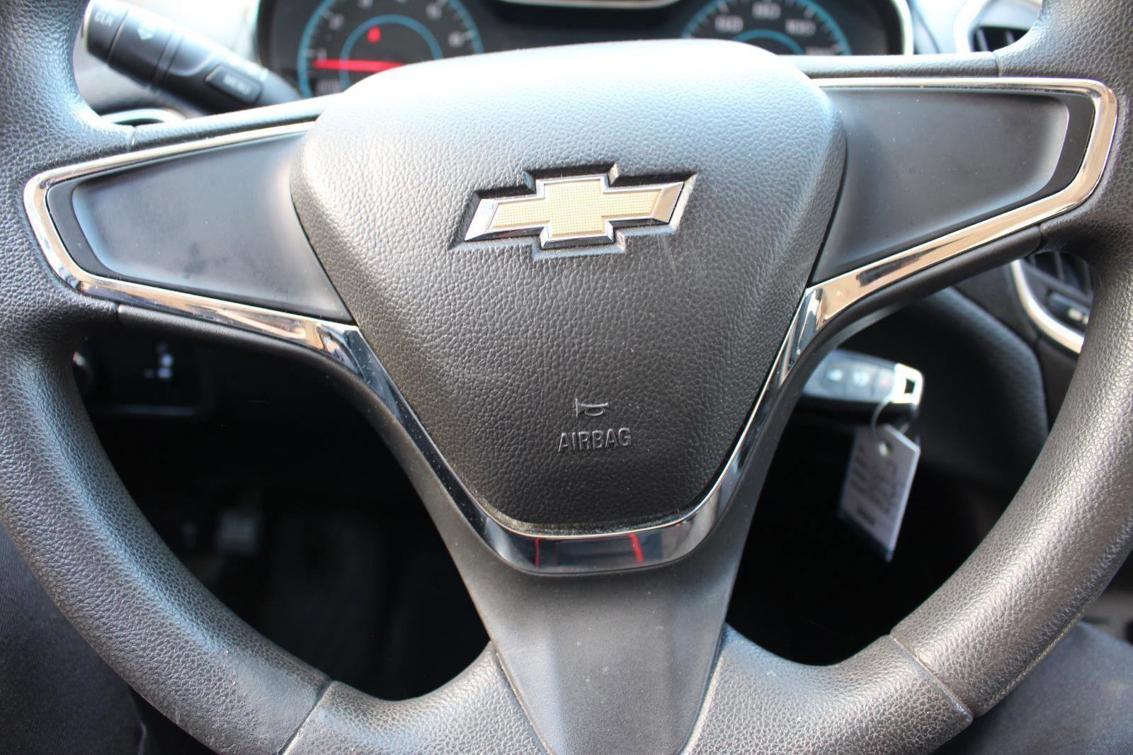 Used 2017 Chevrolet Cruze LS FWD image 19