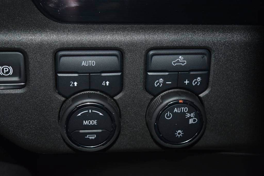 Used 2025 Chevrolet Silverado 1500 LT image 17