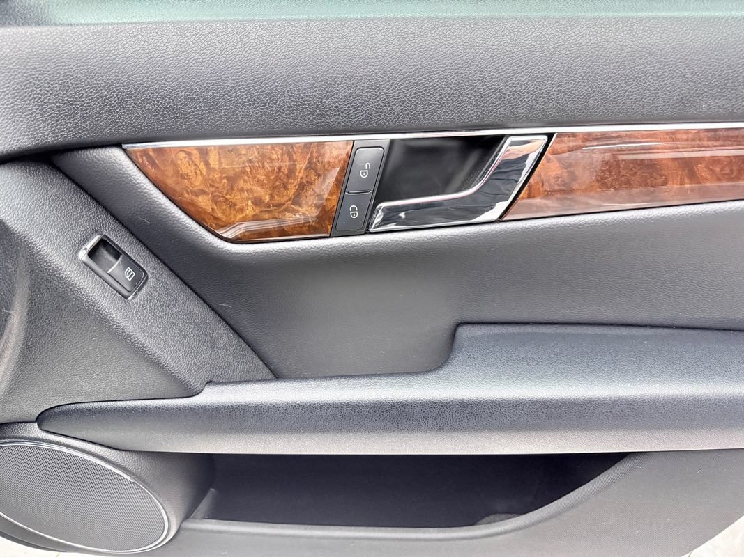 Used 2010 Mercedes-Benz C 300 4MATIC Sedan image 16