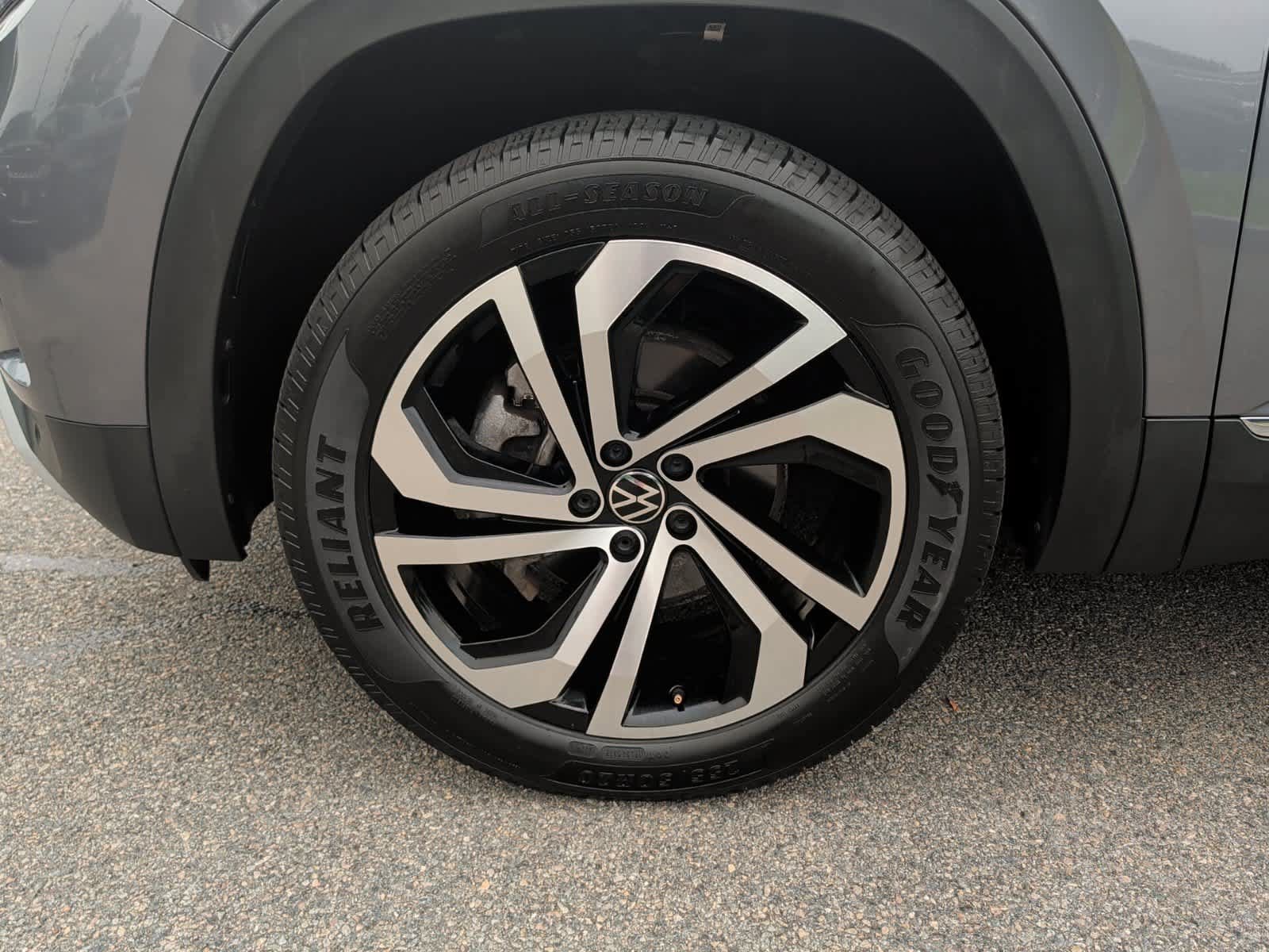 Used 2022 Volkswagen Atlas SEL AWD/4WD image 11