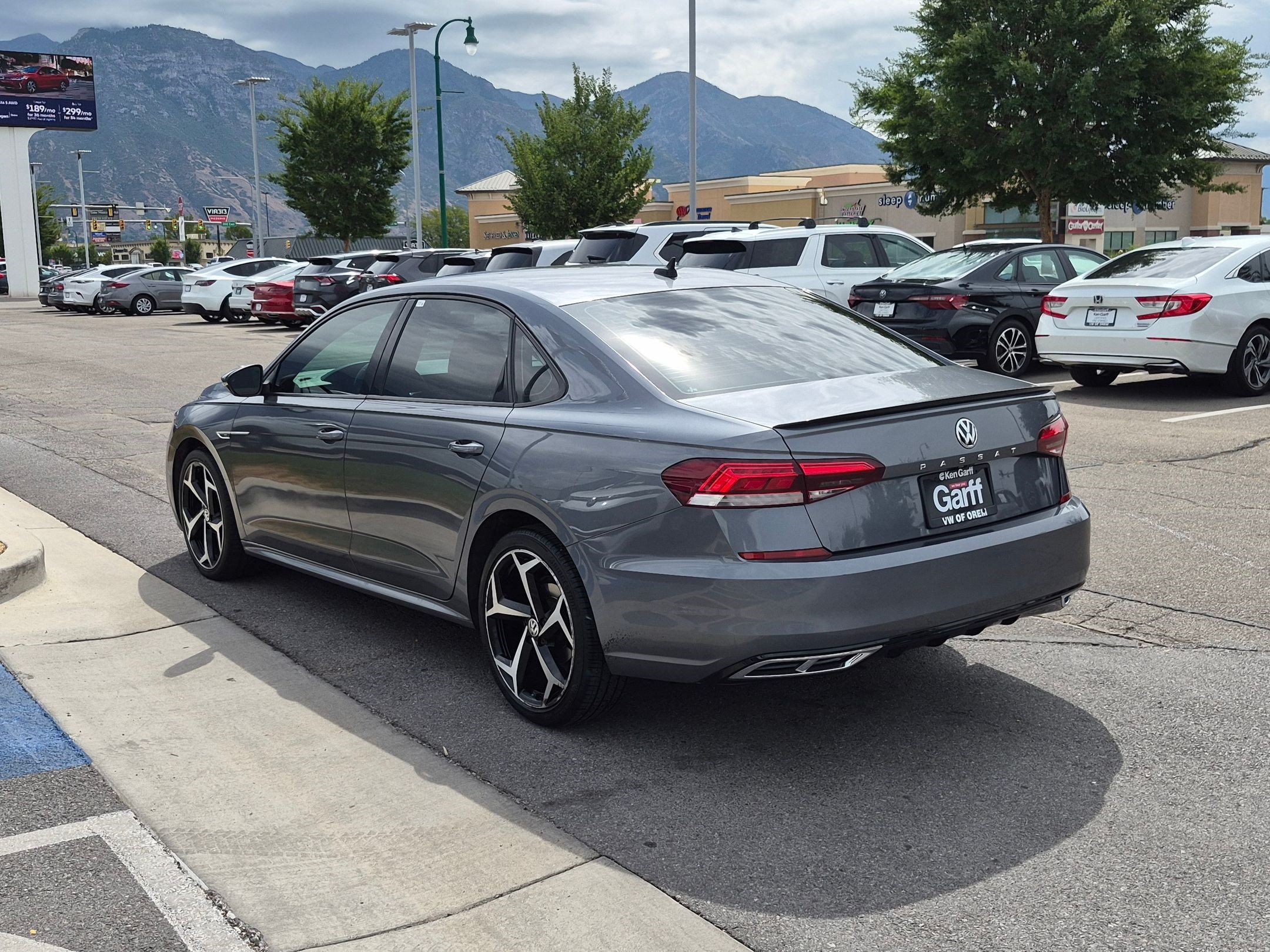 Used 2021 Volkswagen Passat 2.0T R-Line FWD image 8