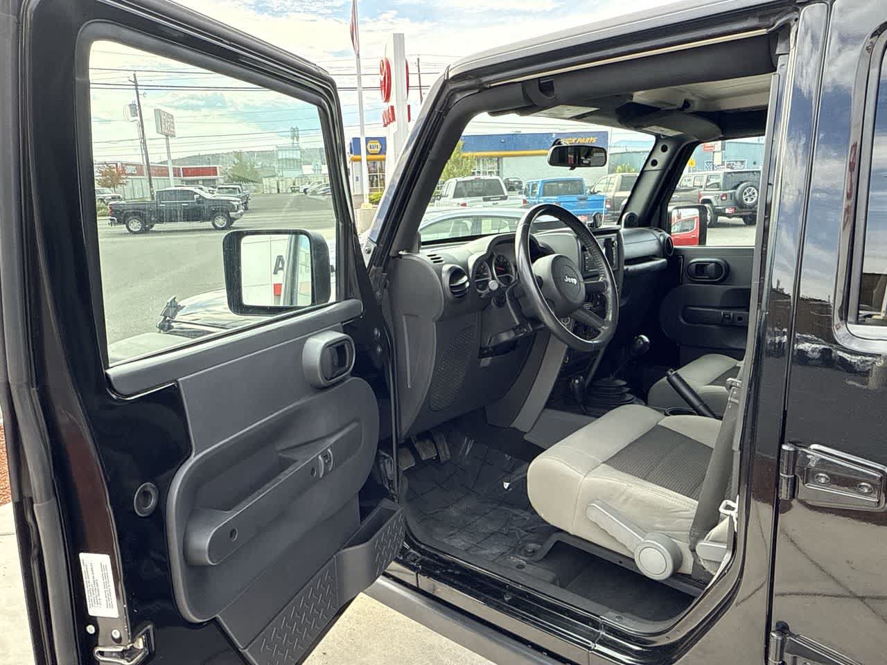 Used 2010 Jeep Wrangler Unlimited Sport AWD/4WD image 10