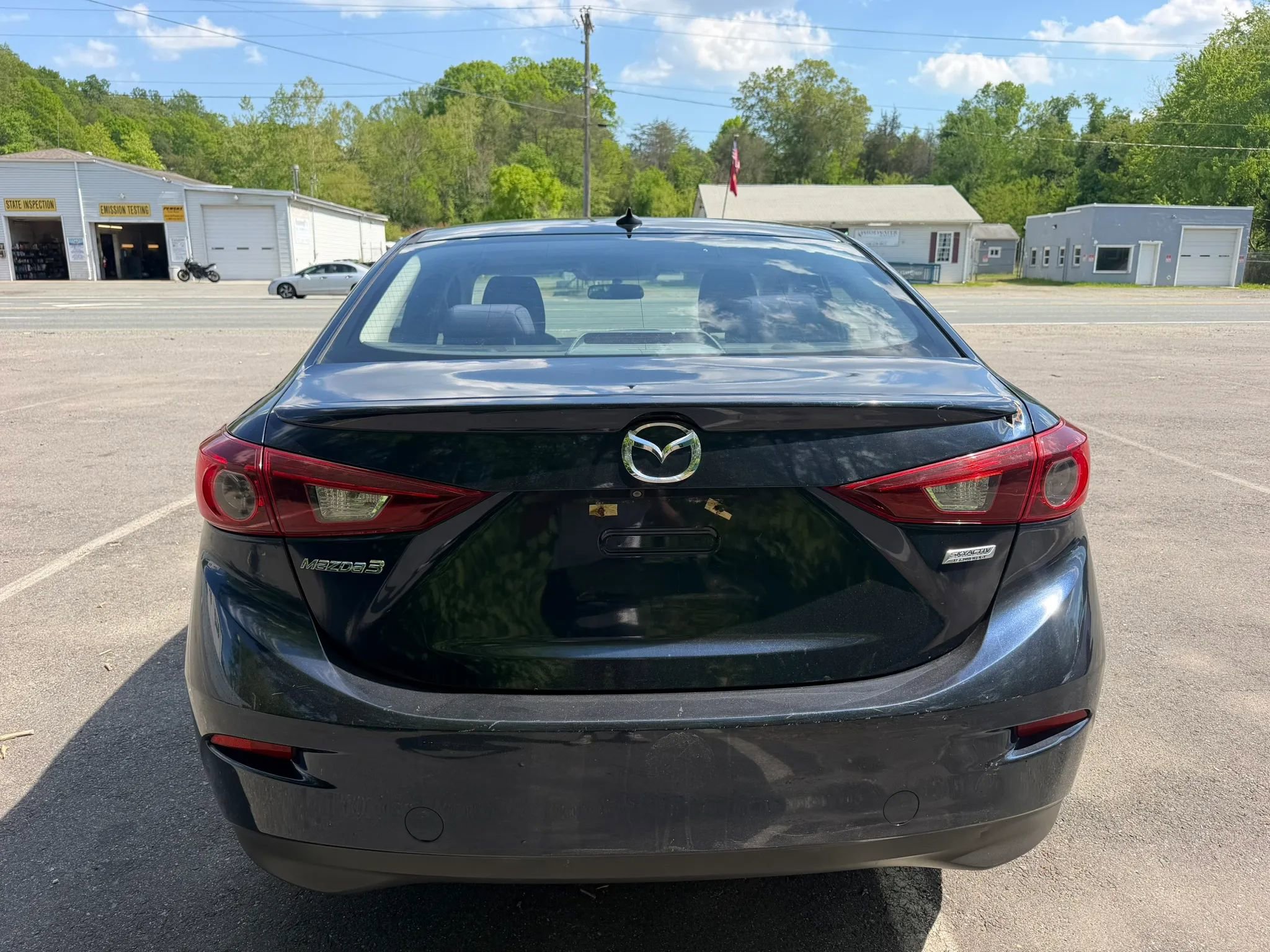 Used 2014 MAZDA MAZDA3 i Touring w/ Technology Package FWD image 8