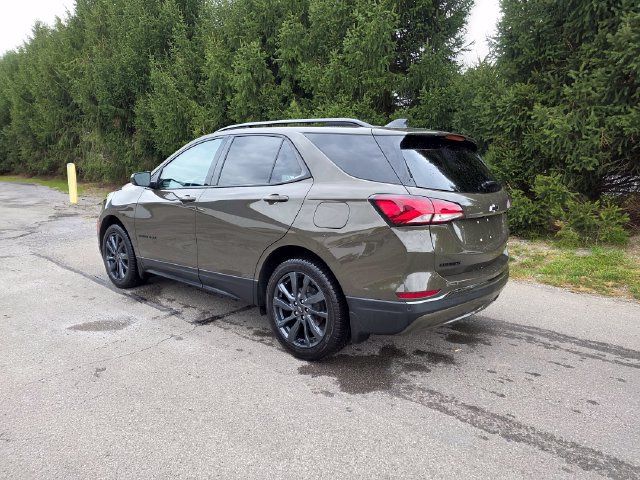 Used 2023 Chevrolet Equinox RS w/ LPO, Floor Liner Package AWD/4WD image 2