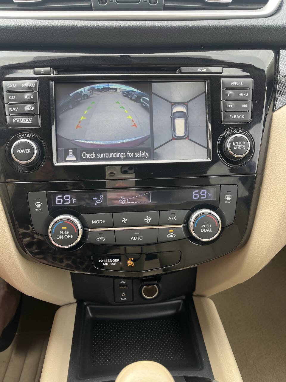 Used 2014 Nissan Rogue SL image 29