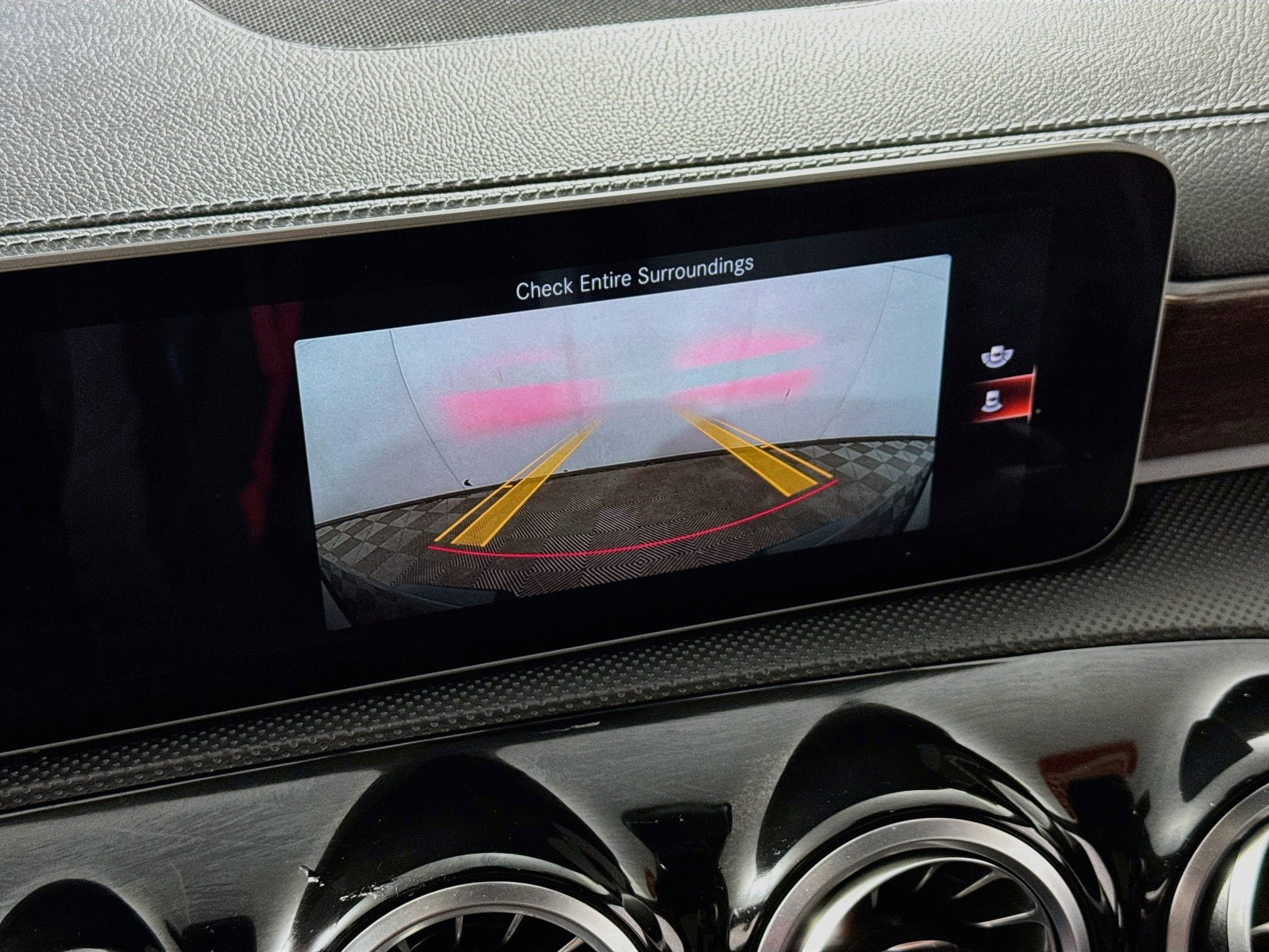 Used 2020 Mercedes-Benz CLA 250 4MATIC image 2
