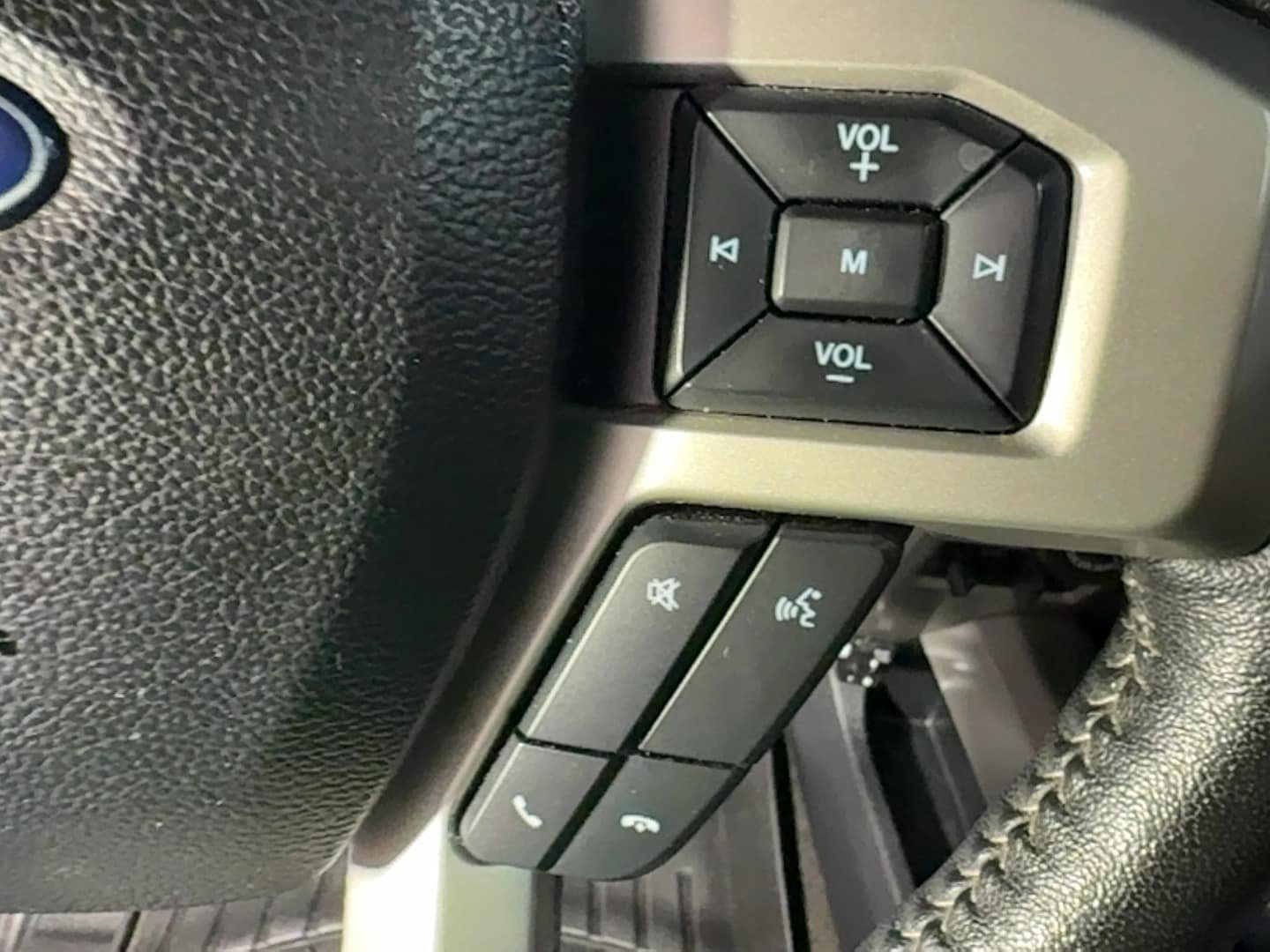 Used 2020 Ford F150 Lariat w/ Equipment Group 502A Luxury AWD/4WD image 18