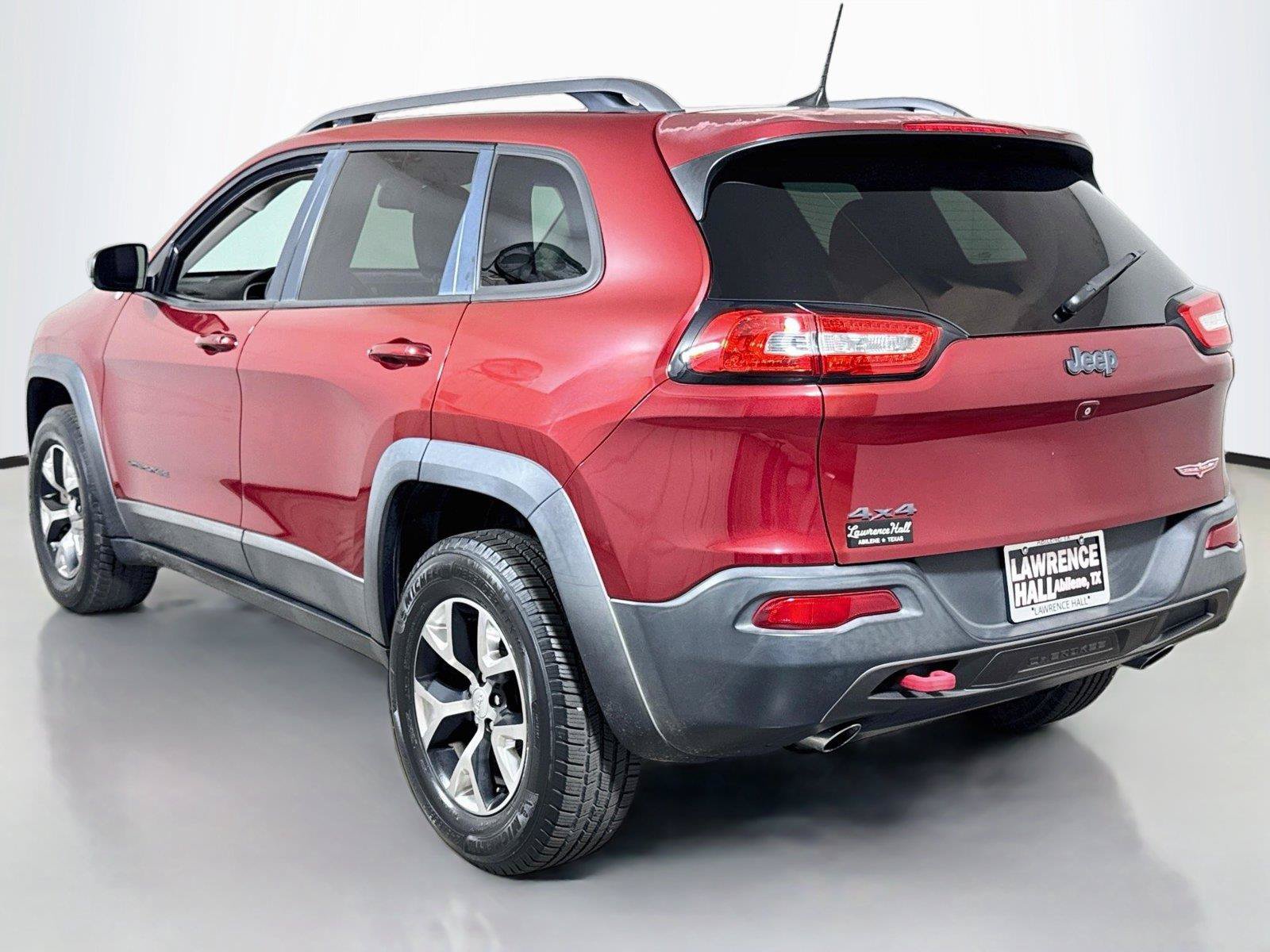Used 2017 Jeep Cherokee Trailhawk AWD/4WD image 6