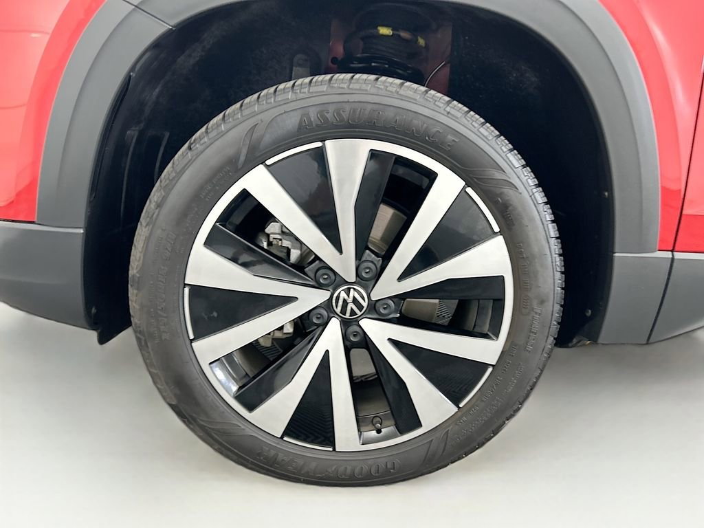 Certified 2023 Volkswagen Taos SE w/ Panoramic Sunroof Package image 28