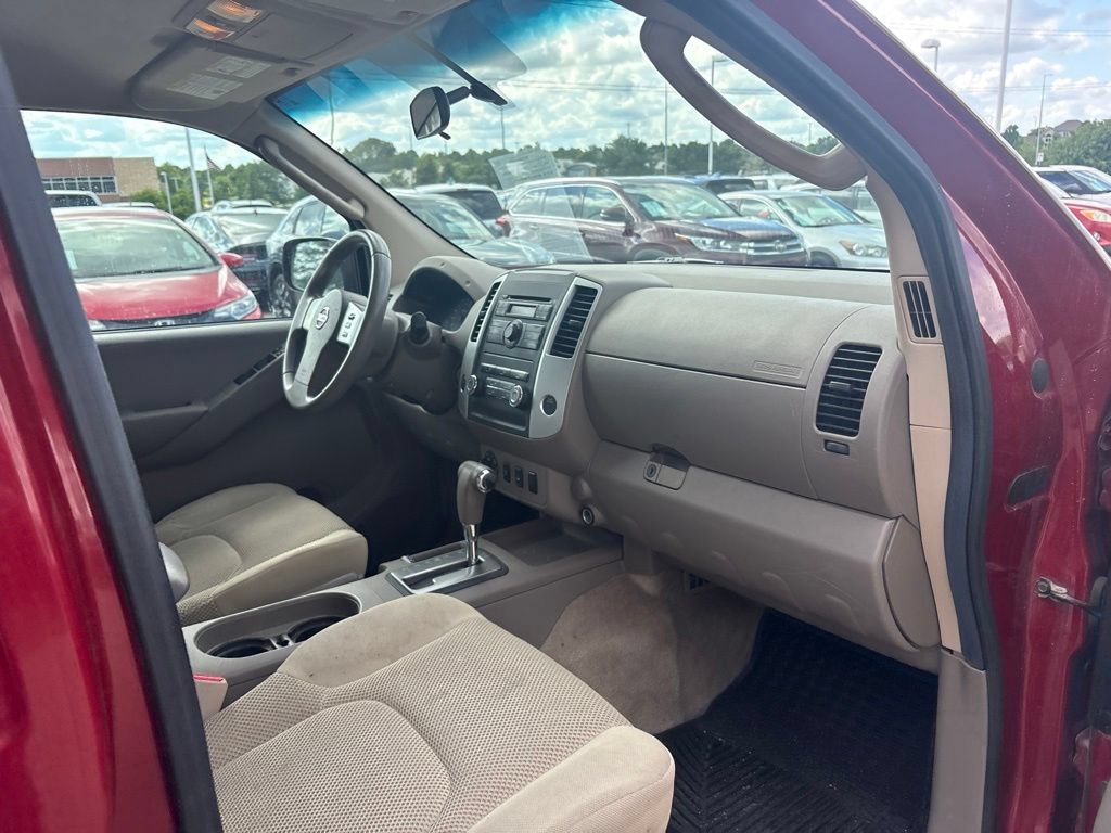 Used 2011 Nissan Frontier SV AWD/4WD image 20