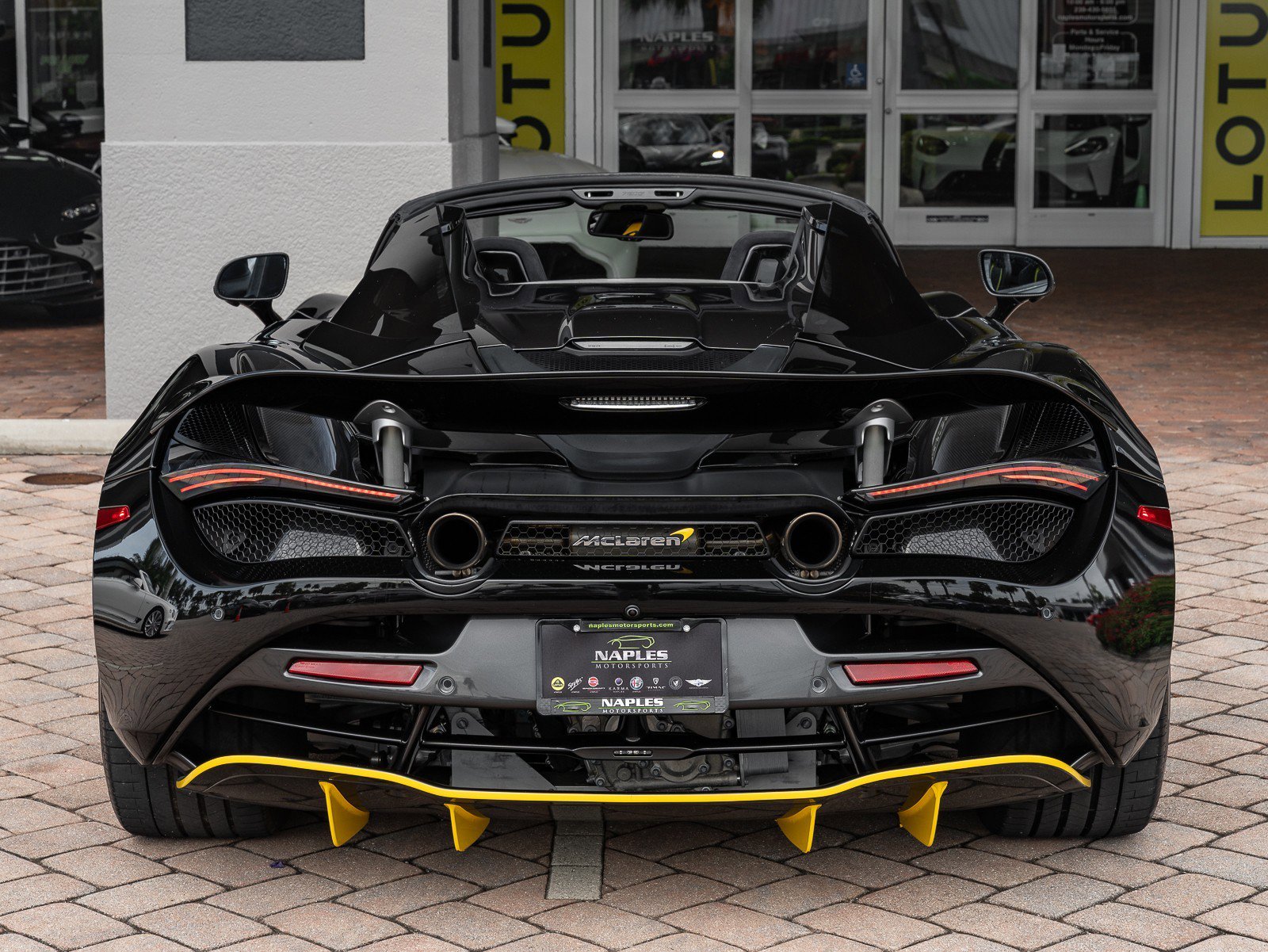 Used 2022 McLaren 720S Spider image 18