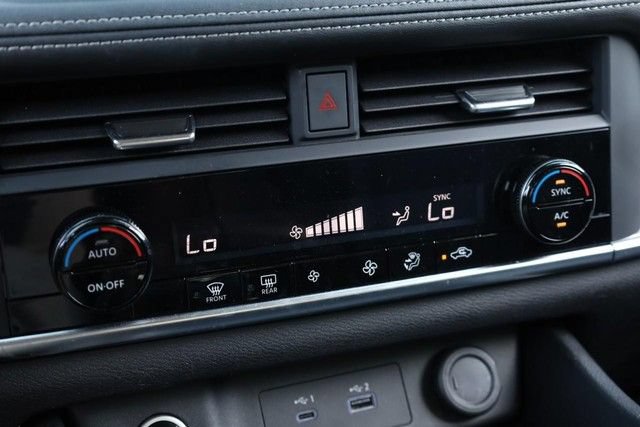 Certified 2023 Nissan Rogue SV FWD image 13
