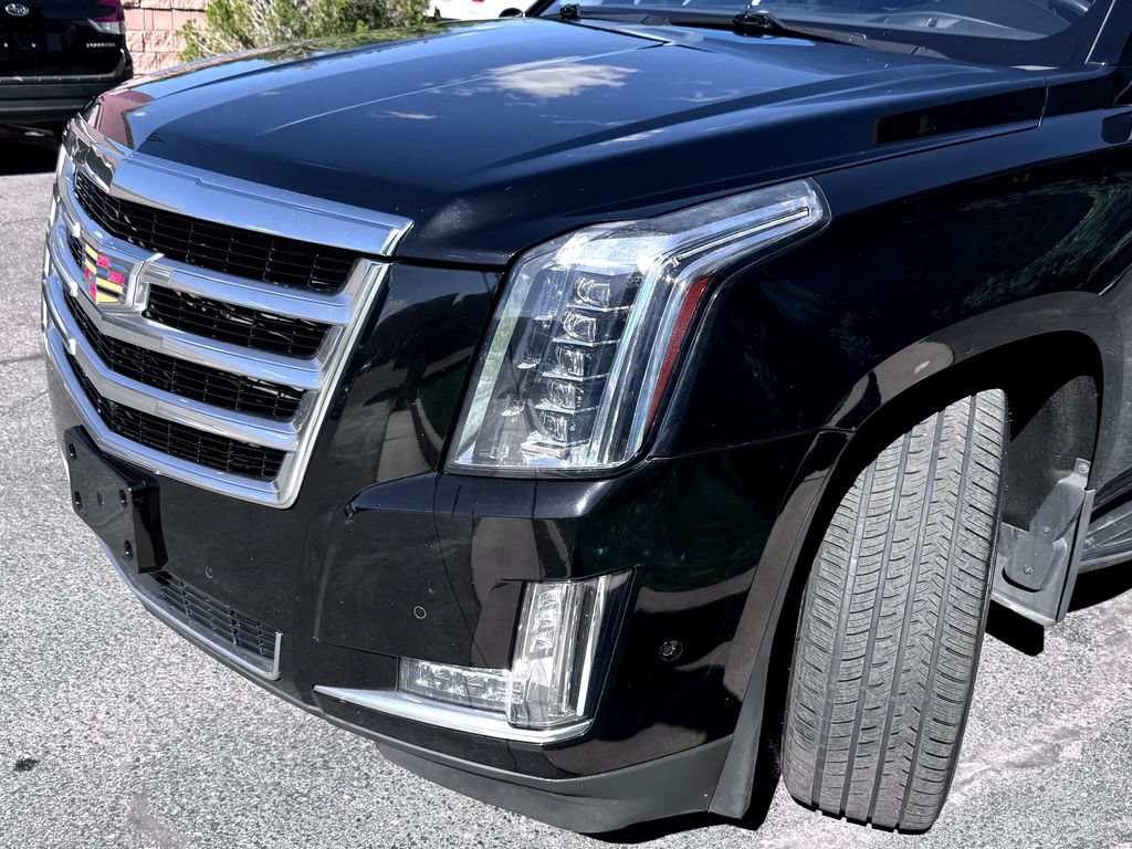 Used 2018 Cadillac Escalade ESV Premium Luxury AWD/4WD image 5