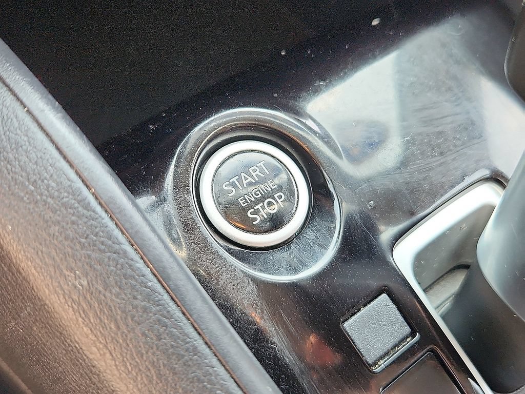 Used 2021 Nissan Versa SV FWD image 18