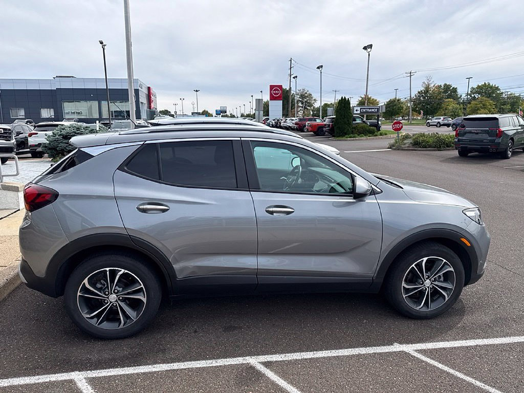 Used 2023 Buick Encore GX Select w/ Safety Package II FWD image 8