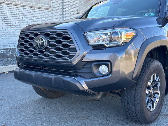 Used 2020 Toyota Tacoma TRD Off-Road w/ Technology Package AWD/4WD image 4