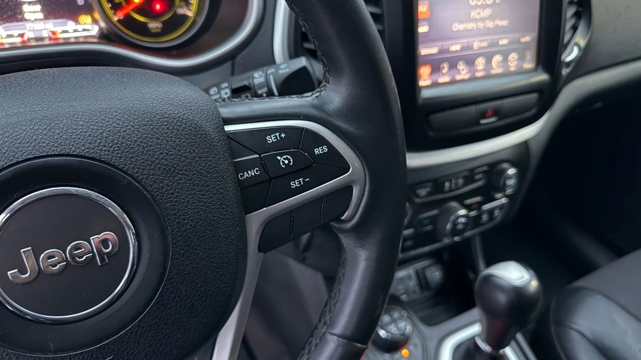 Used 2016 Jeep Cherokee Trailhawk image 18