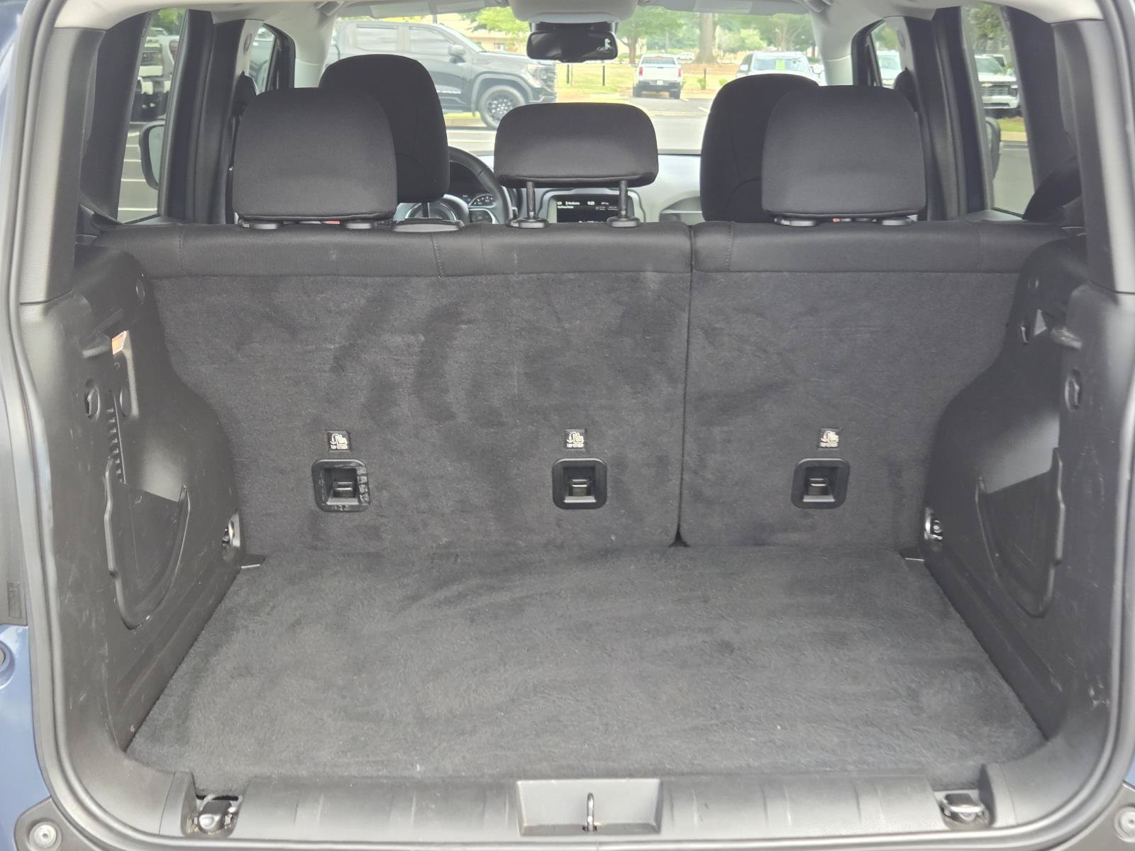 Used 2023 Jeep Renegade Trailhawk AWD/4WD image 12