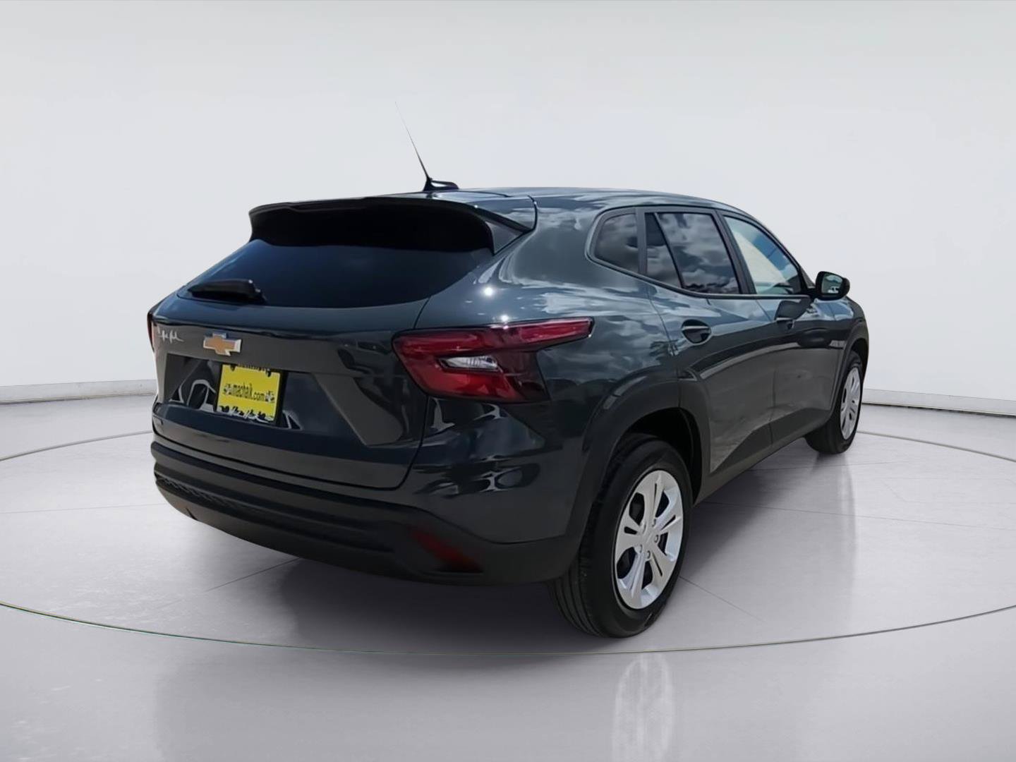 Used 2026 Chevrolet Trax LS FWD image 8