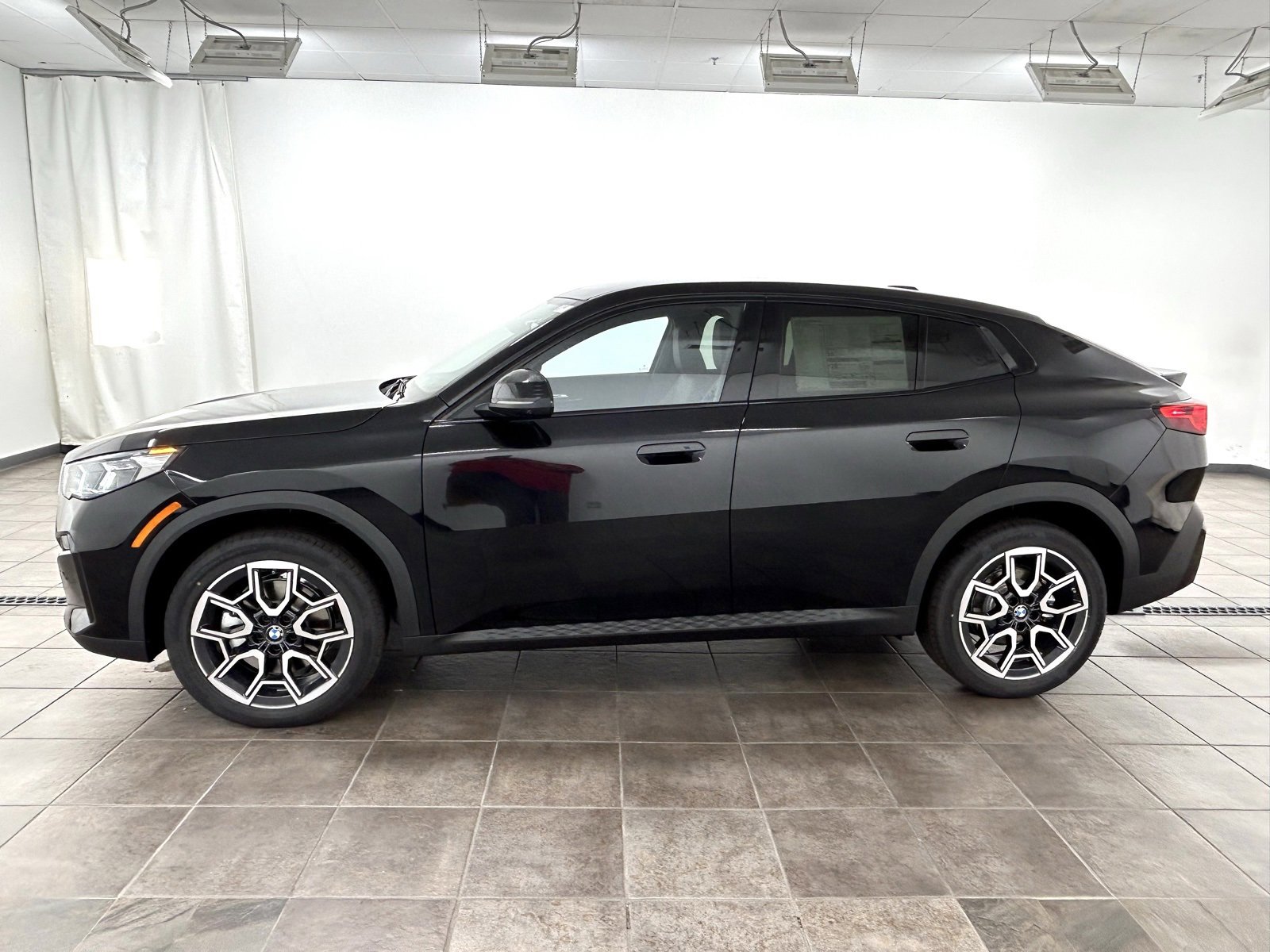 New 2026 BMW X2 xDrive28i w/ Technology Package image 2