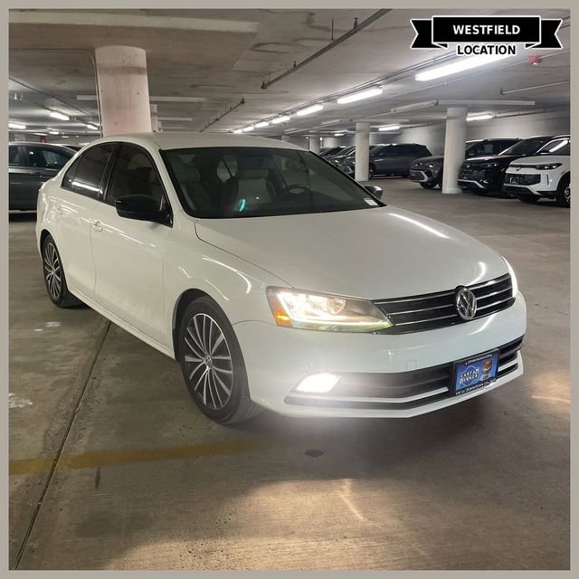 Used 2017 Volkswagen Jetta Sport image 1