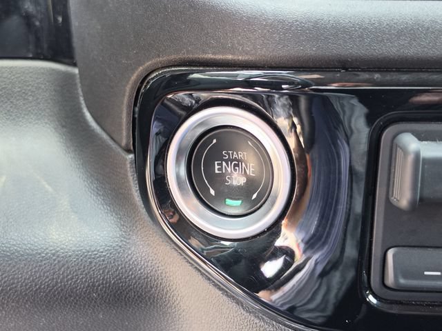 Used 2025 GMC Sierra 1500 SLT AWD/4WD image 36