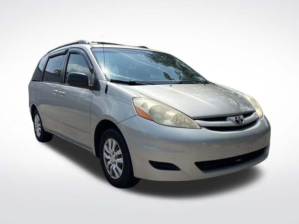 Used 2009 Toyota Sienna CE FWD image 2