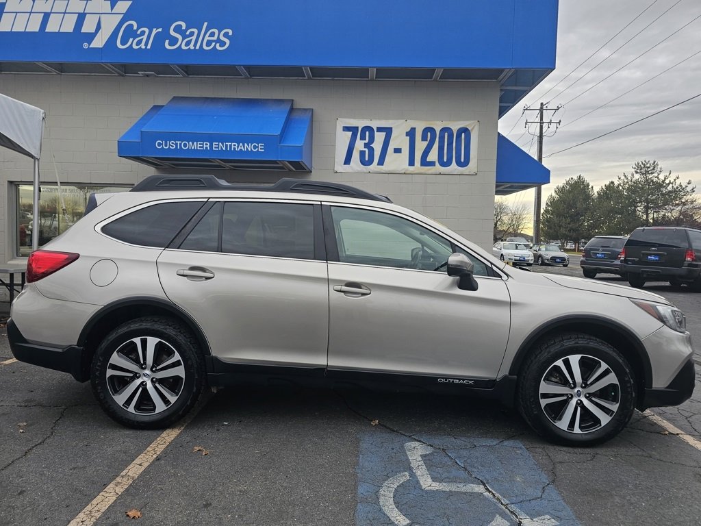 Used 2018 Subaru Outback 3.6R Limited image 2