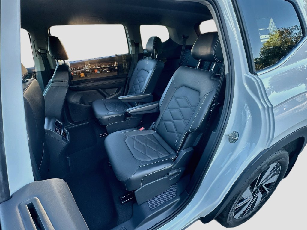 Used 2024 Volkswagen Atlas SE FWD image 23