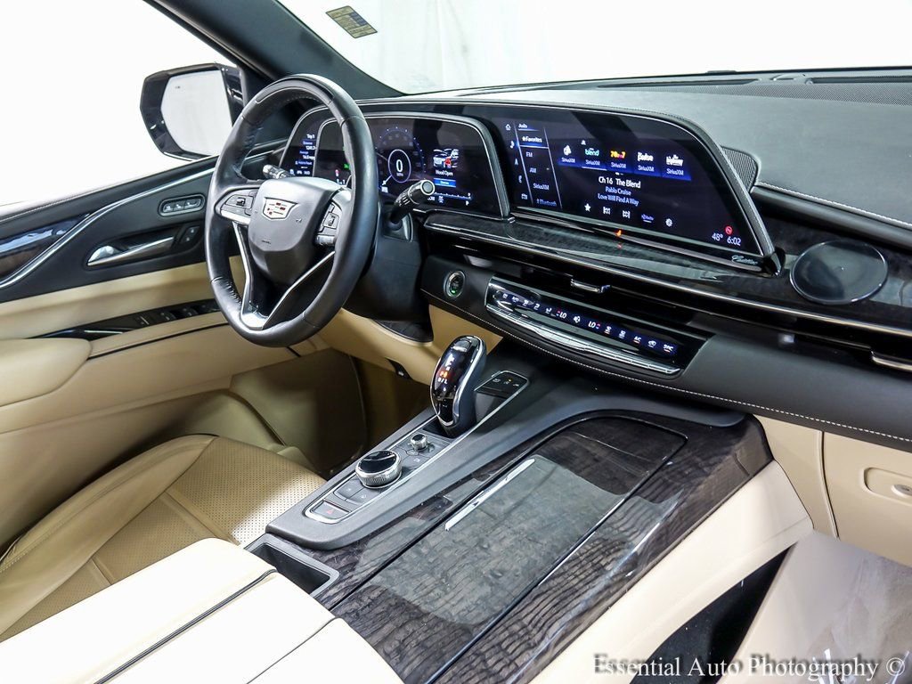 Used 2022 Cadillac Escalade Premium Luxury w/ Performance Package image 31