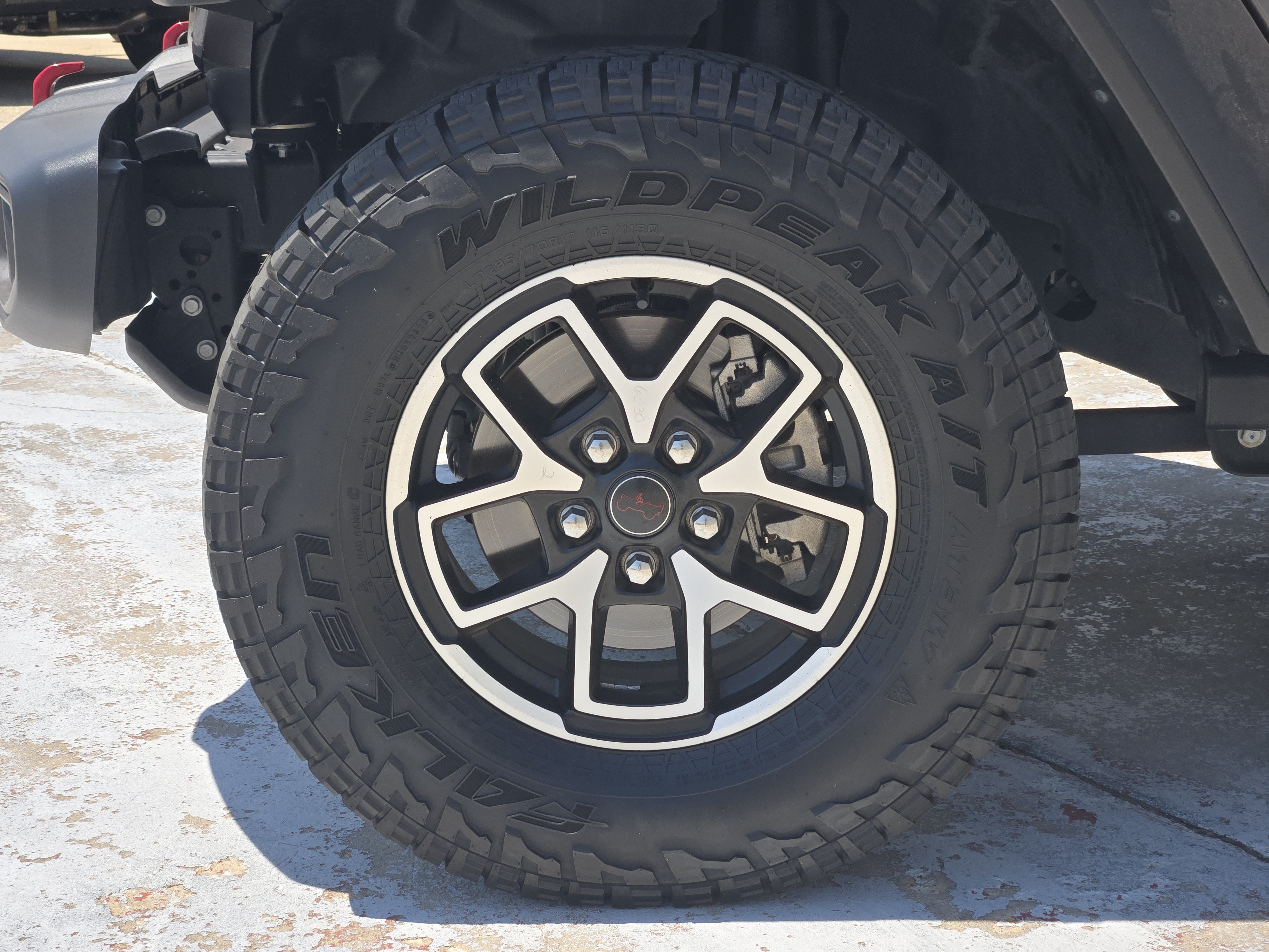 Used 2024 Jeep Gladiator Rubicon w/ Convenience Group AWD/4WD image 15