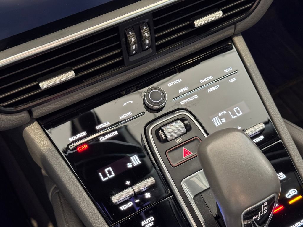 Certified 2019 Porsche Cayenne AWD/4WD image 23