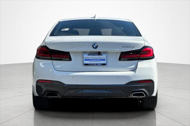 Used 2023 BMW 530e w/ M Sport Package image 4