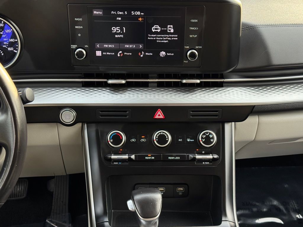 Used 2024 Kia Carnival LX image 21