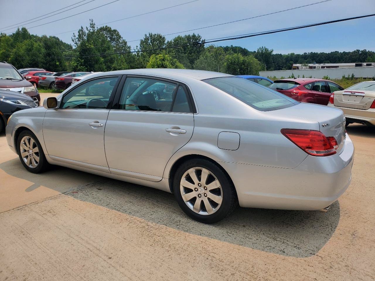 Used 2005 Toyota Avalon XLS FWD image 11