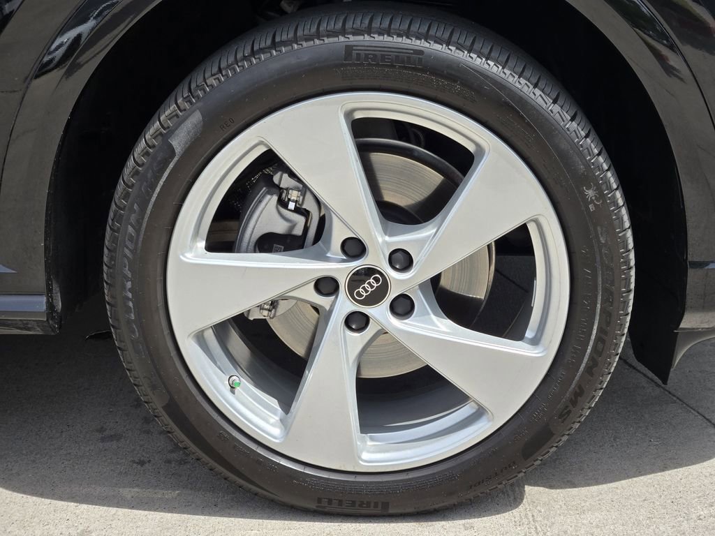 Certified 2025 Audi Q5 Premium Plus w/ Premium Plus AWD/4WD image 16