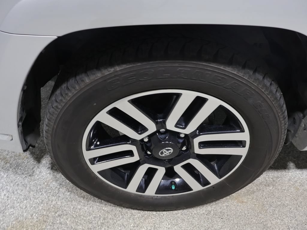 Used 2022 Toyota 4Runner Limited AWD/4WD image 9