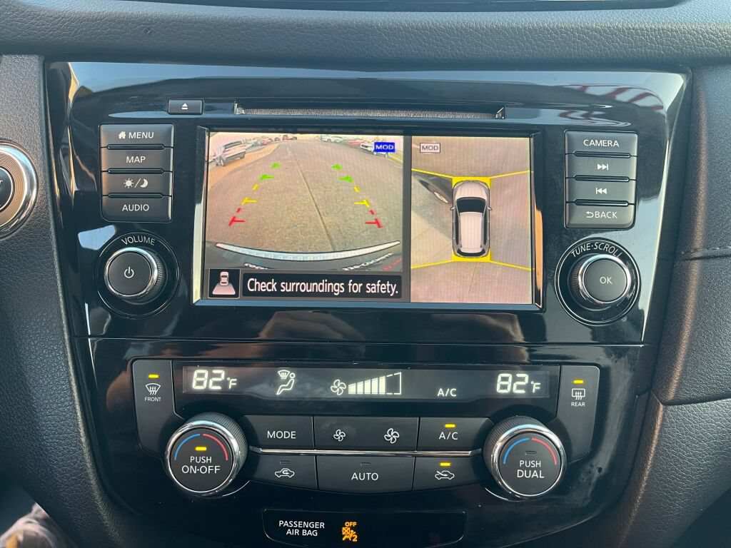 Used 2018 Nissan Rogue AWD image 12