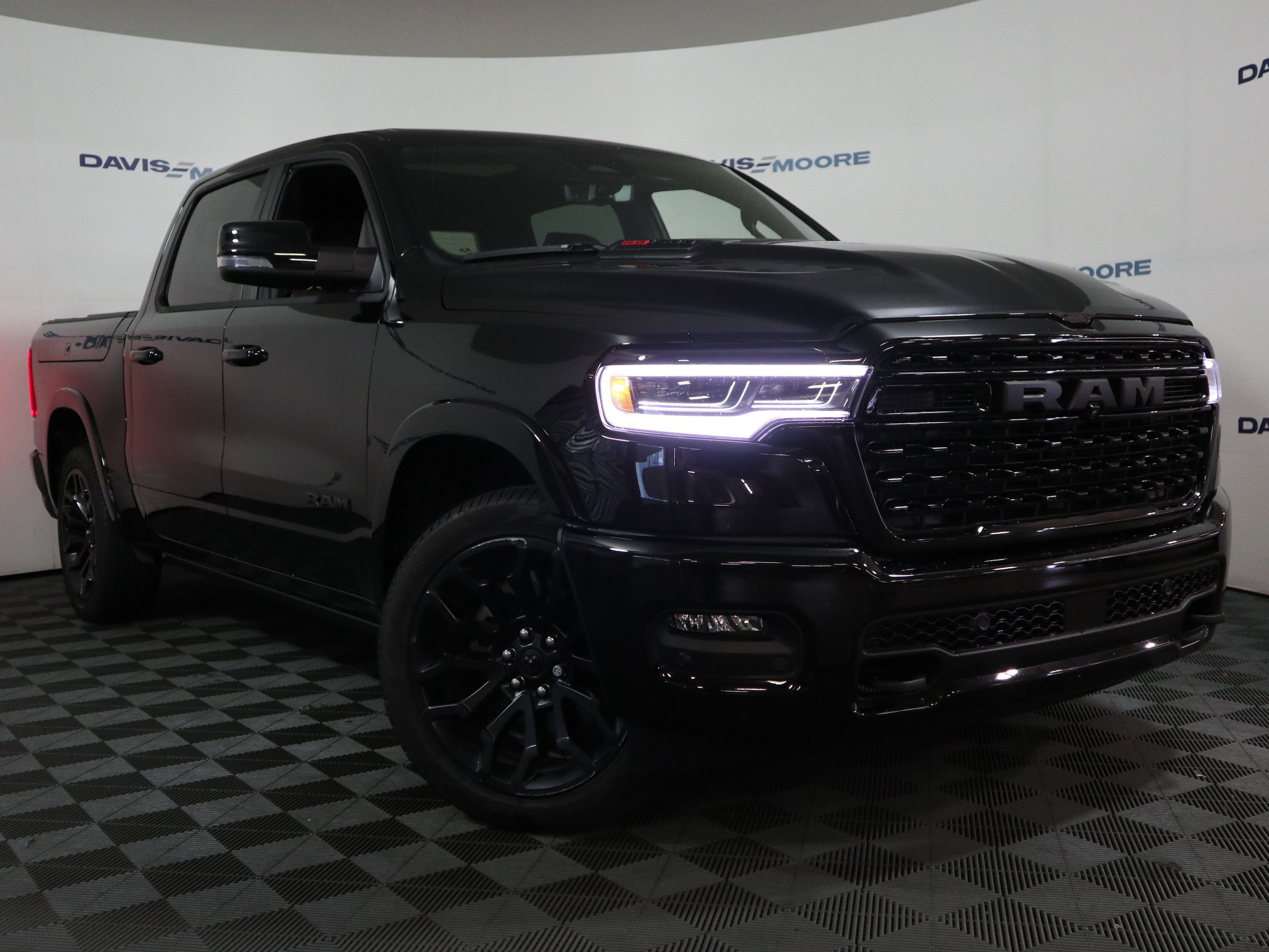 Used 2026 RAM 1500 Limited AWD/4WD image 2