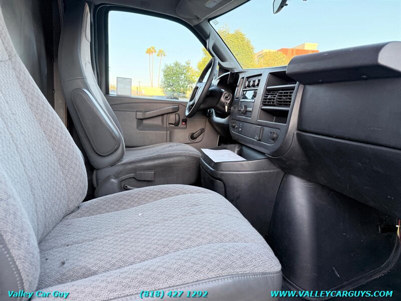 Used 2016 GMC Savana 3500 w/ Chrome Appearance Package RWD image 9