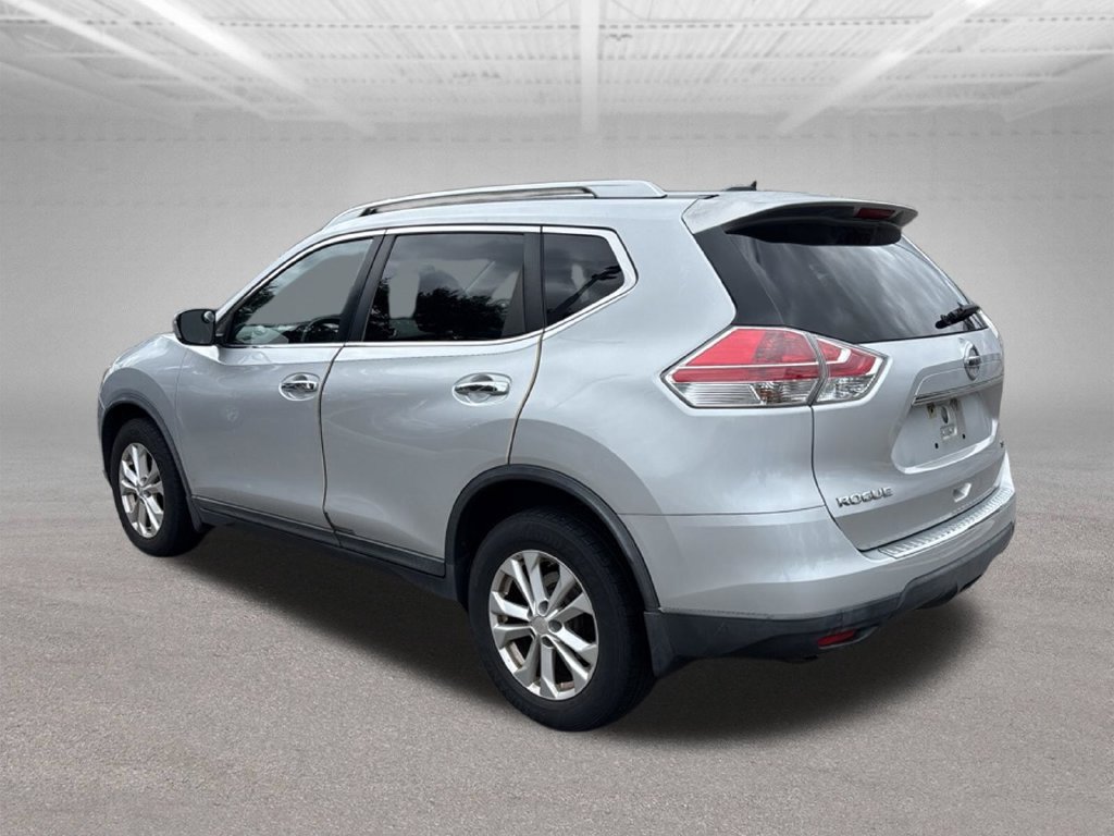 Used 2016 Nissan Rogue SV AWD/4WD image 4