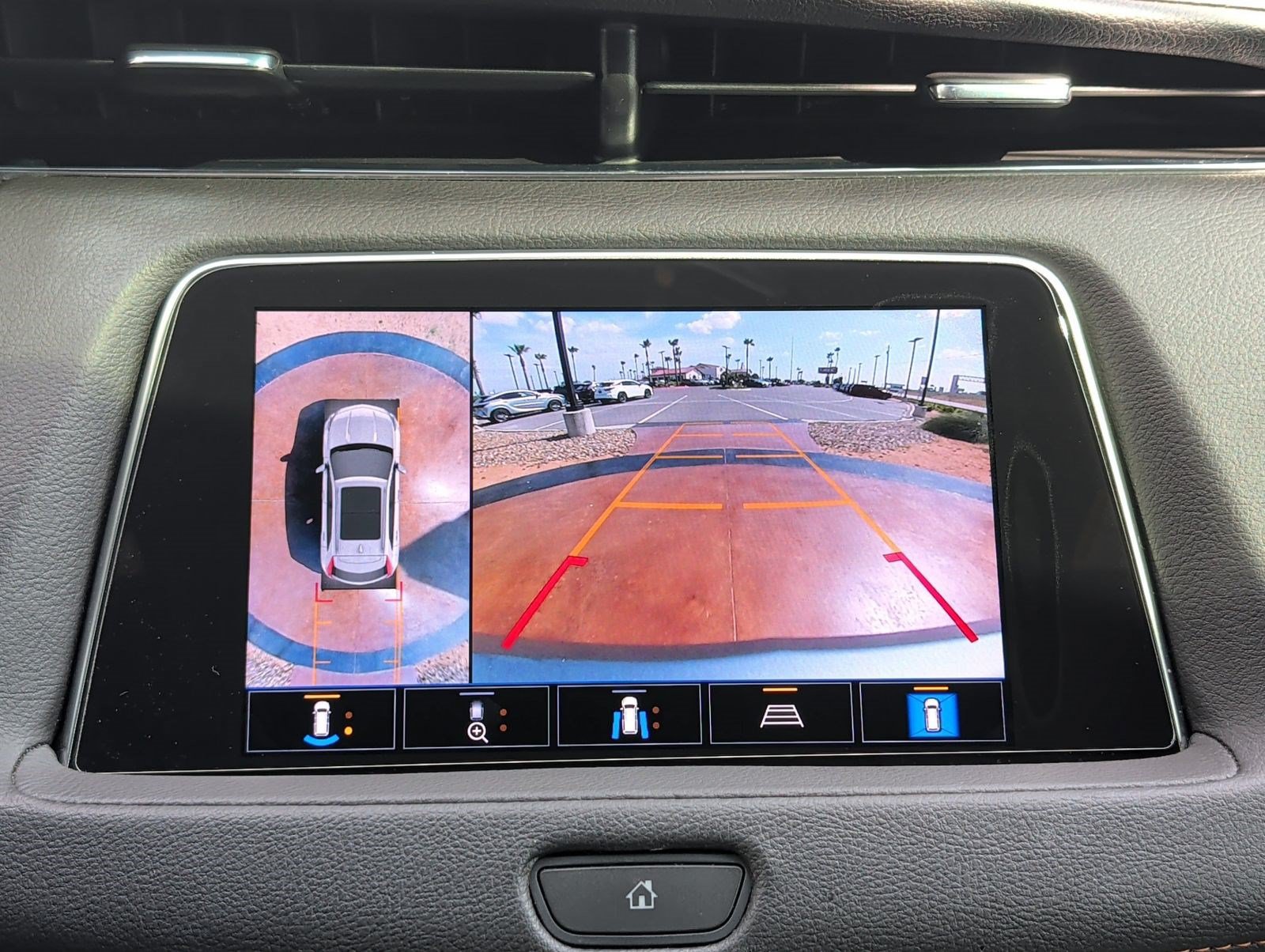 Used 2023 Cadillac XT4 Sport w/ Enhanced Visibility Package FWD image 19
