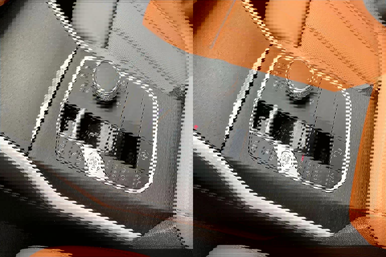 Used 2023 BMW 330i xDrive Sedan w/ Premium Package image 16