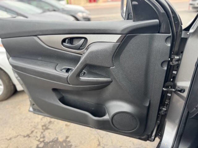 Used 2019 Nissan Rogue Sport S w/ Appearance Package image 9