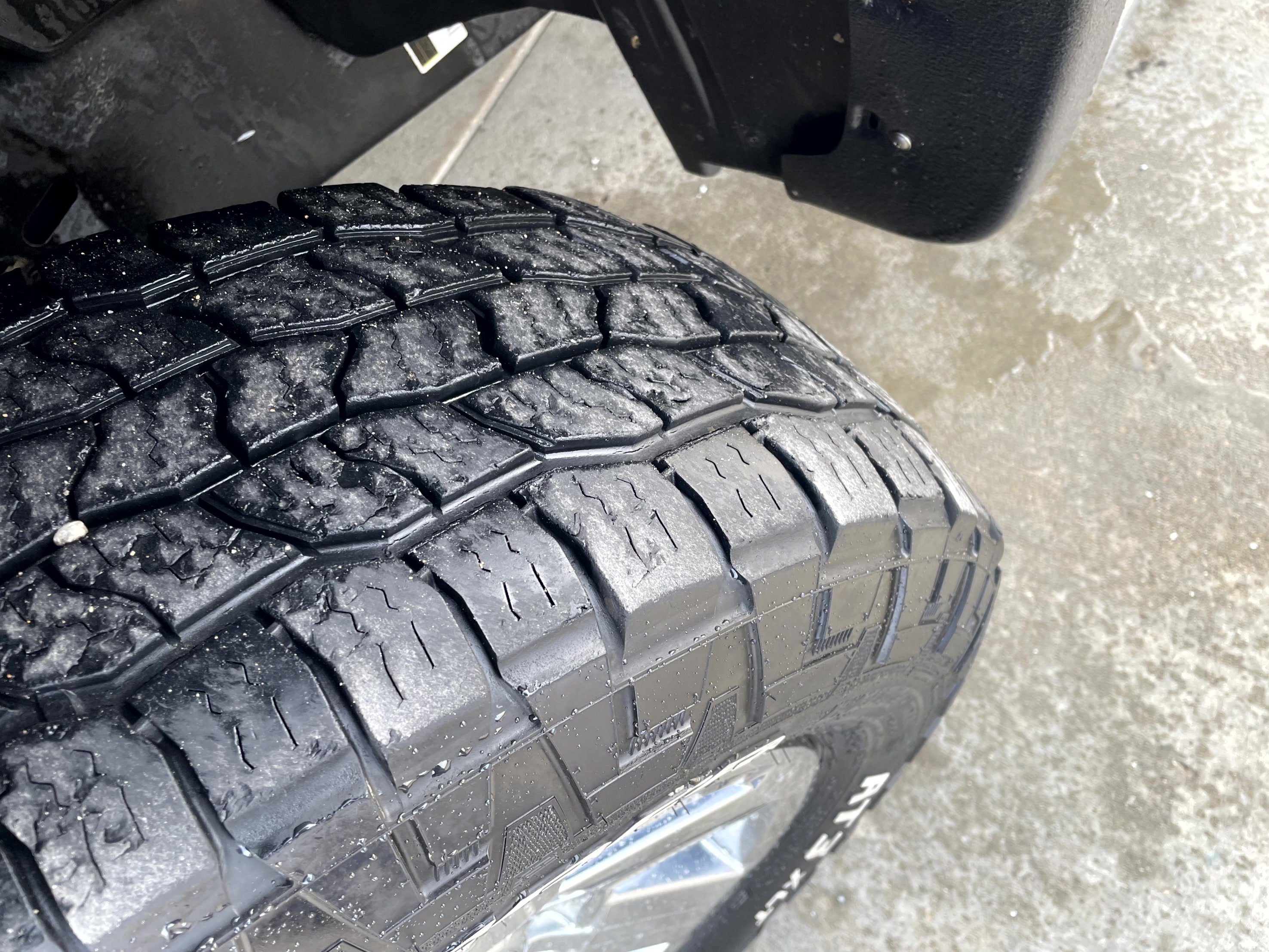 Used 2015 Nissan Titan SV w/ SV Value Truck Package image 7