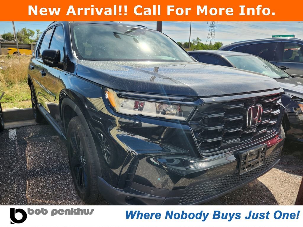 Used 2025 Honda Pilot Black Edition image 1