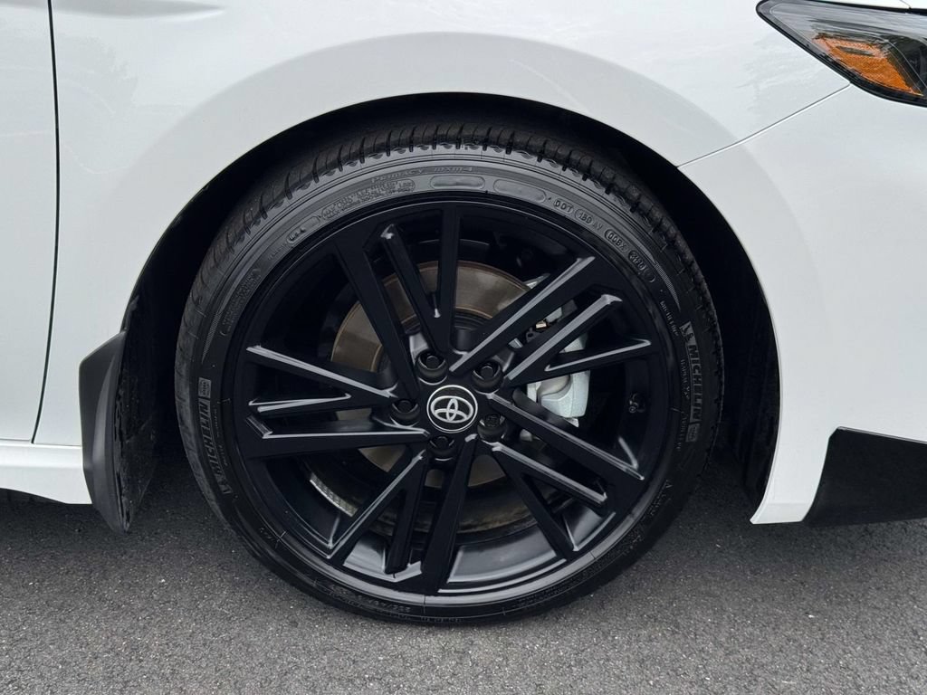 Used 2026 Toyota Camry Hybrid w/ Convenience Package FWD image 28