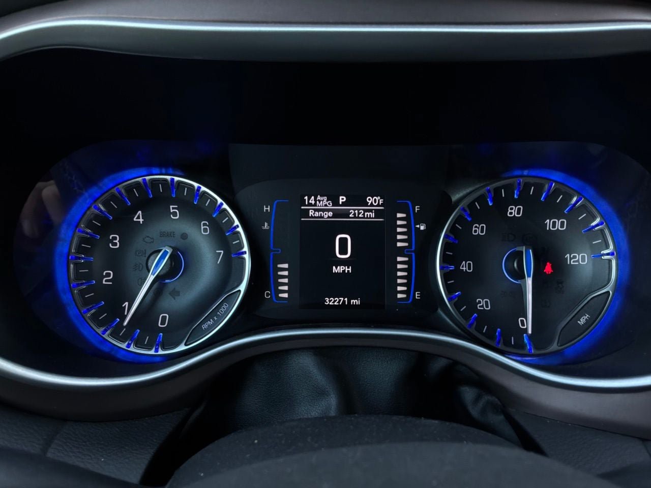 Used 2023 Chrysler Voyager LX FWD image 43