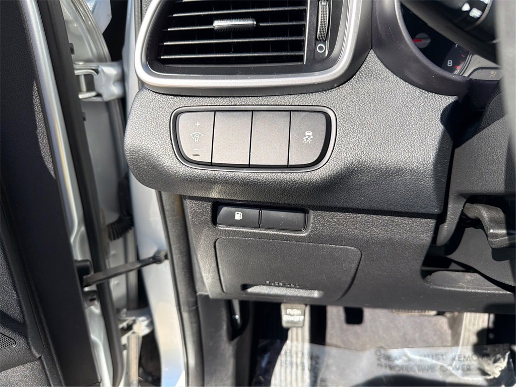 Used 2017 Kia Sorento LX image 18