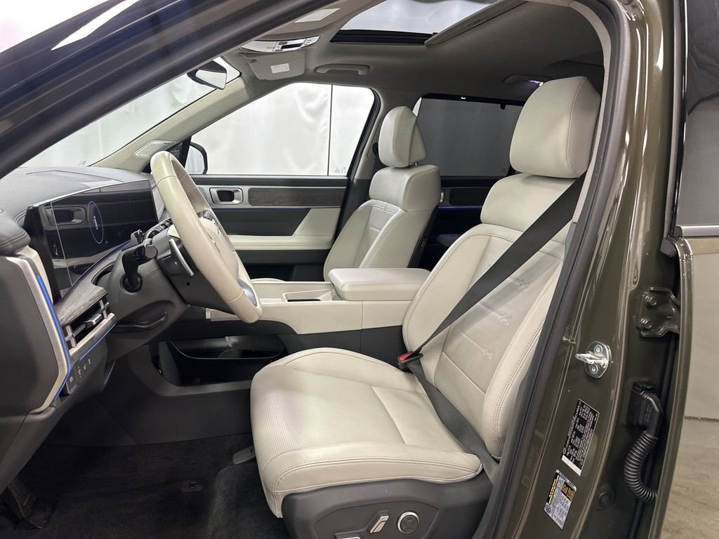 Used 2024 Hyundai Santa Fe Limited image 10
